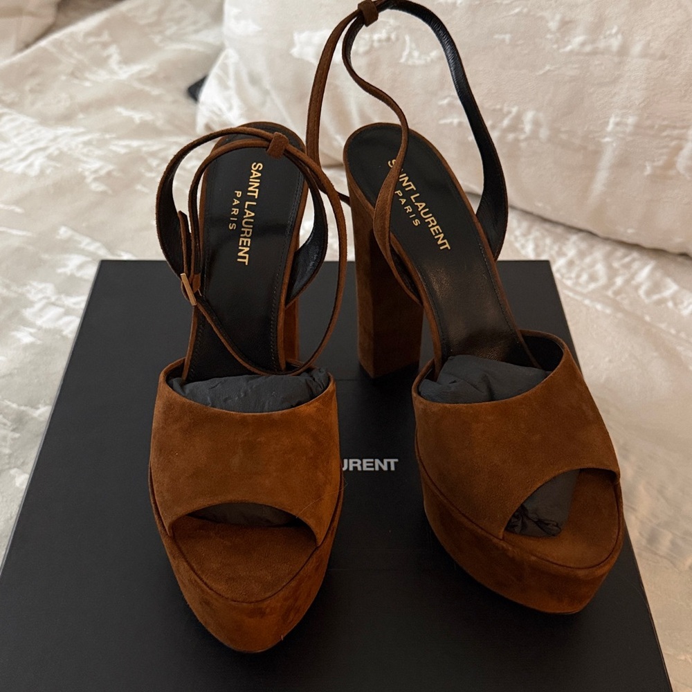 SAINT LAURENT JODIE PLATFORM SANDALS IN SUEDE
EU 39 US 9 - Picture 5 of 7